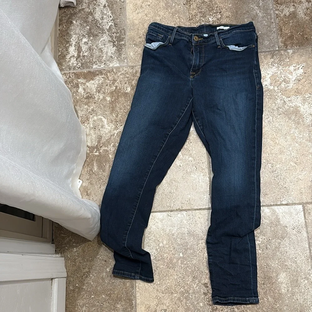 Frame 32 - Picture 3 of 3